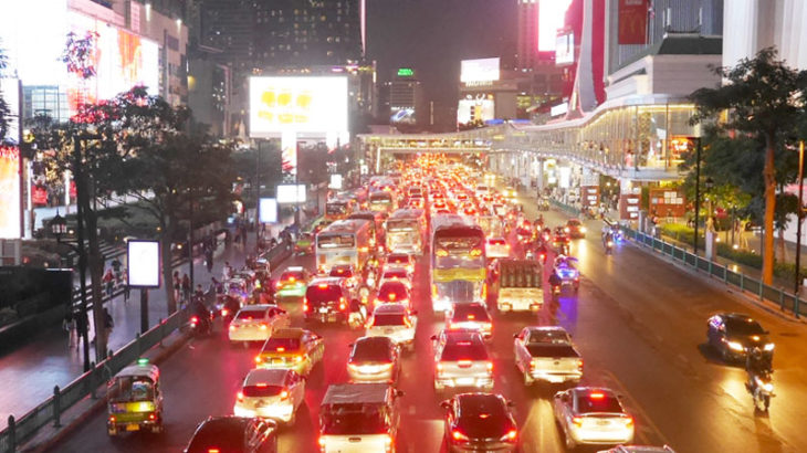 【タイ】歩いた方が早いんじゃないの？バンコク名物「渋滞」！