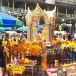 【タイ】バンコク最強のパワースポットといわれる「エラワン廟」で何でも願い事が叶う？